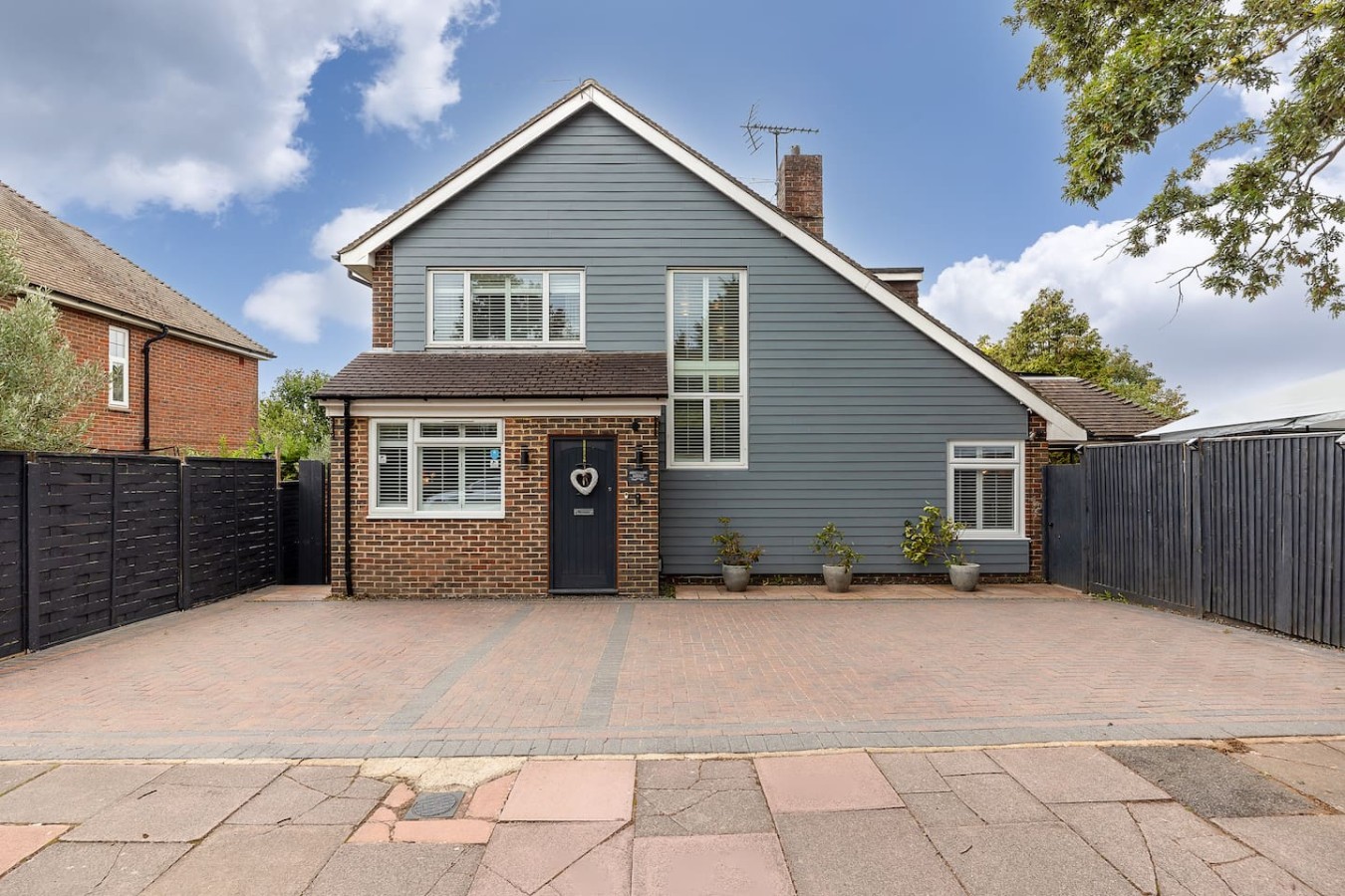 Ashcombe House • Sleeps 9 • Pool Table • Office / Snug Room • Sky TV • Xbox • Driveway Parking in Broadview Gardens - Property image 44 - VivreStays