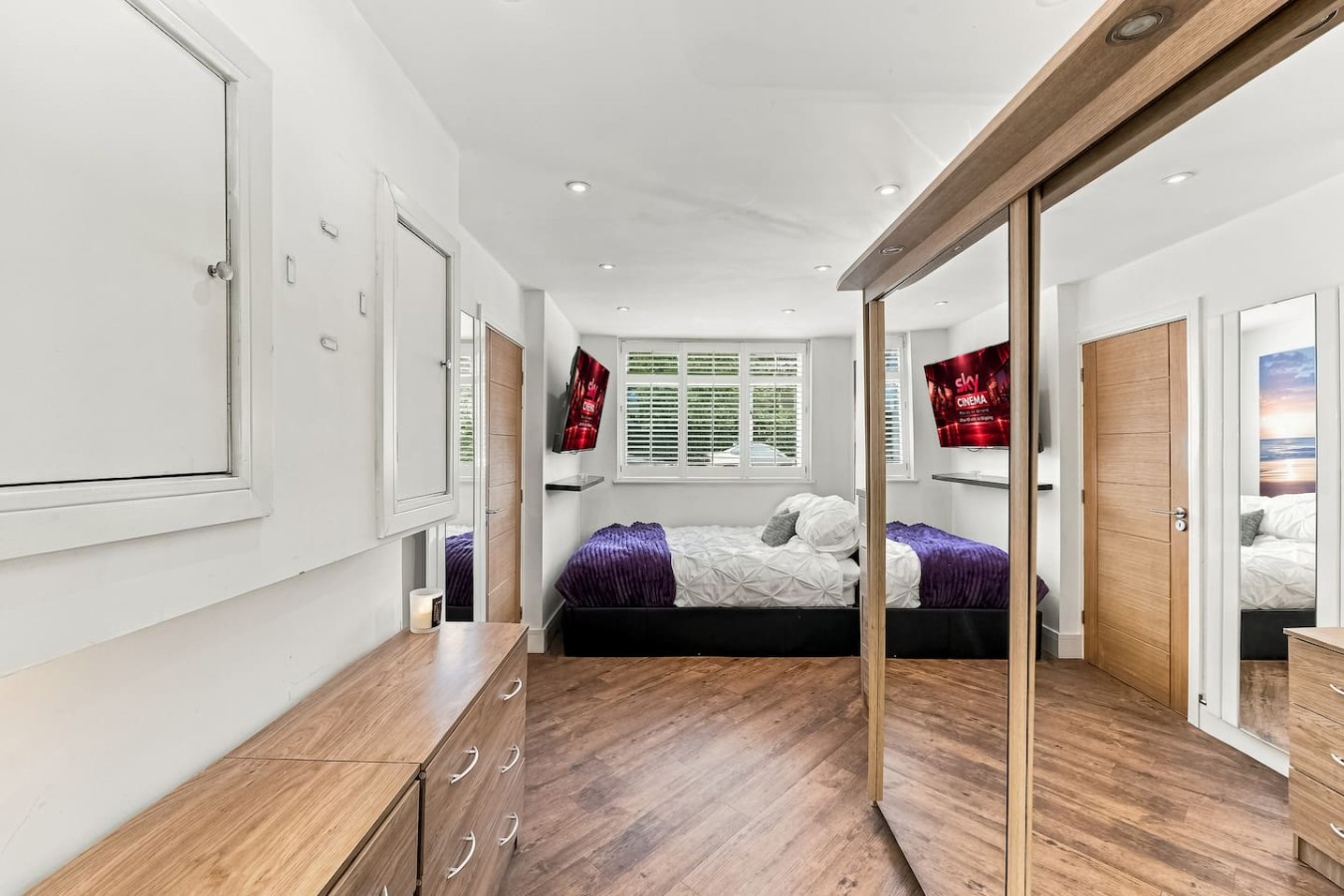 Ashcombe House • Sleeps 9 • Pool Table • Office / Snug Room • Sky TV • Xbox • Driveway Parking in Broadview Gardens - Property image 30 - VivreStays