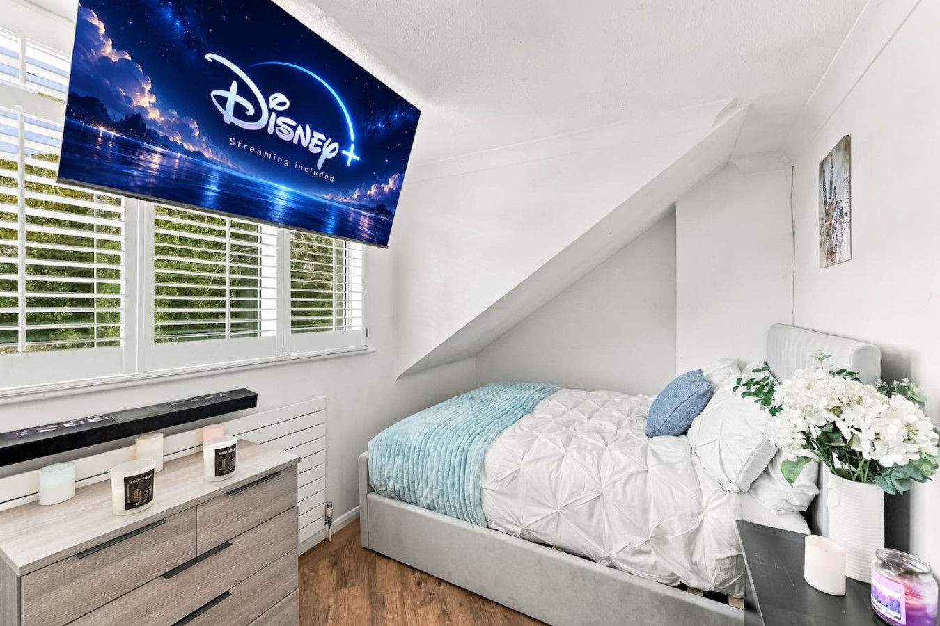 Ashcombe House • Sleeps 9 • Pool Table • Office / Snug Room • Sky TV • Xbox • Driveway Parking in Broadview Gardens - Property image 28 - VivreStays