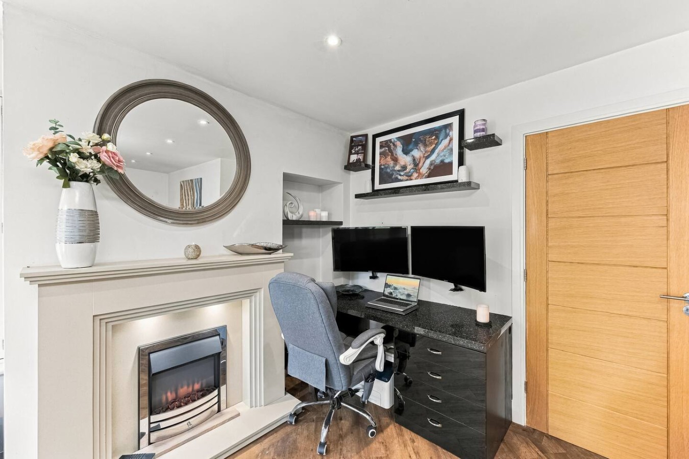 Ashcombe House • Sleeps 9 • Pool Table • Office / Snug Room • Sky TV • Xbox • Driveway Parking in Broadview Gardens - Property image 18 - VivreStays
