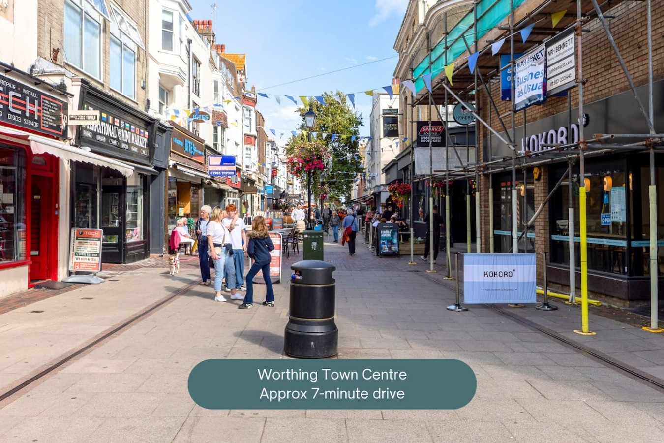 Ashcombe House • Sleeps 9 • Pool Table • Office / Snug Room • Sky TV • Xbox • Driveway Parking in Broadview Gardens - Property image 45 - VivreStays