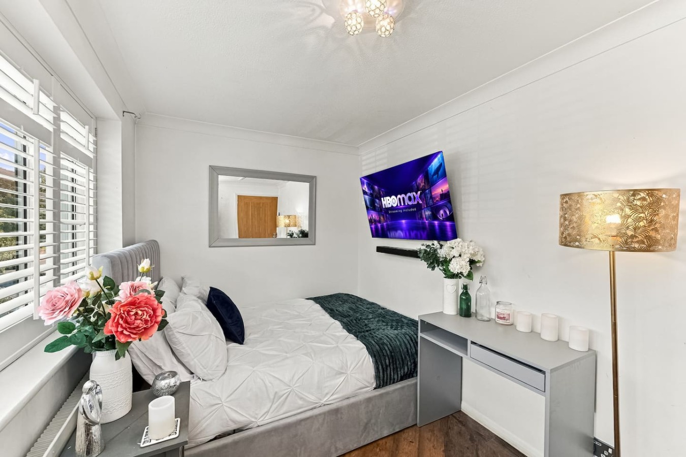 Ashcombe House • Sleeps 9 • Pool Table • Office / Snug Room • Sky TV • Xbox • Driveway Parking in Broadview Gardens - Property image 26 - VivreStays