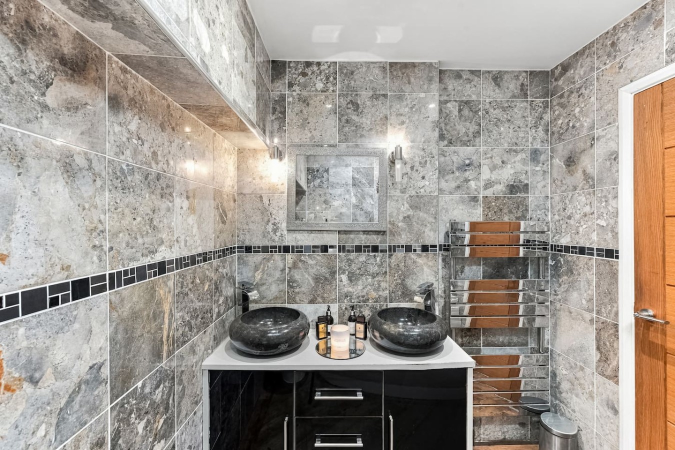 Ashcombe House • Sleeps 9 • Pool Table • Office / Snug Room • Sky TV • Xbox • Driveway Parking in Broadview Gardens - Property image 35 - VivreStays