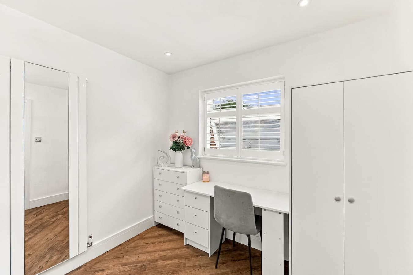 Ashcombe House • Sleeps 9 • Pool Table • Office / Snug Room • Sky TV • Xbox • Driveway Parking in Broadview Gardens - Property image 38 - VivreStays