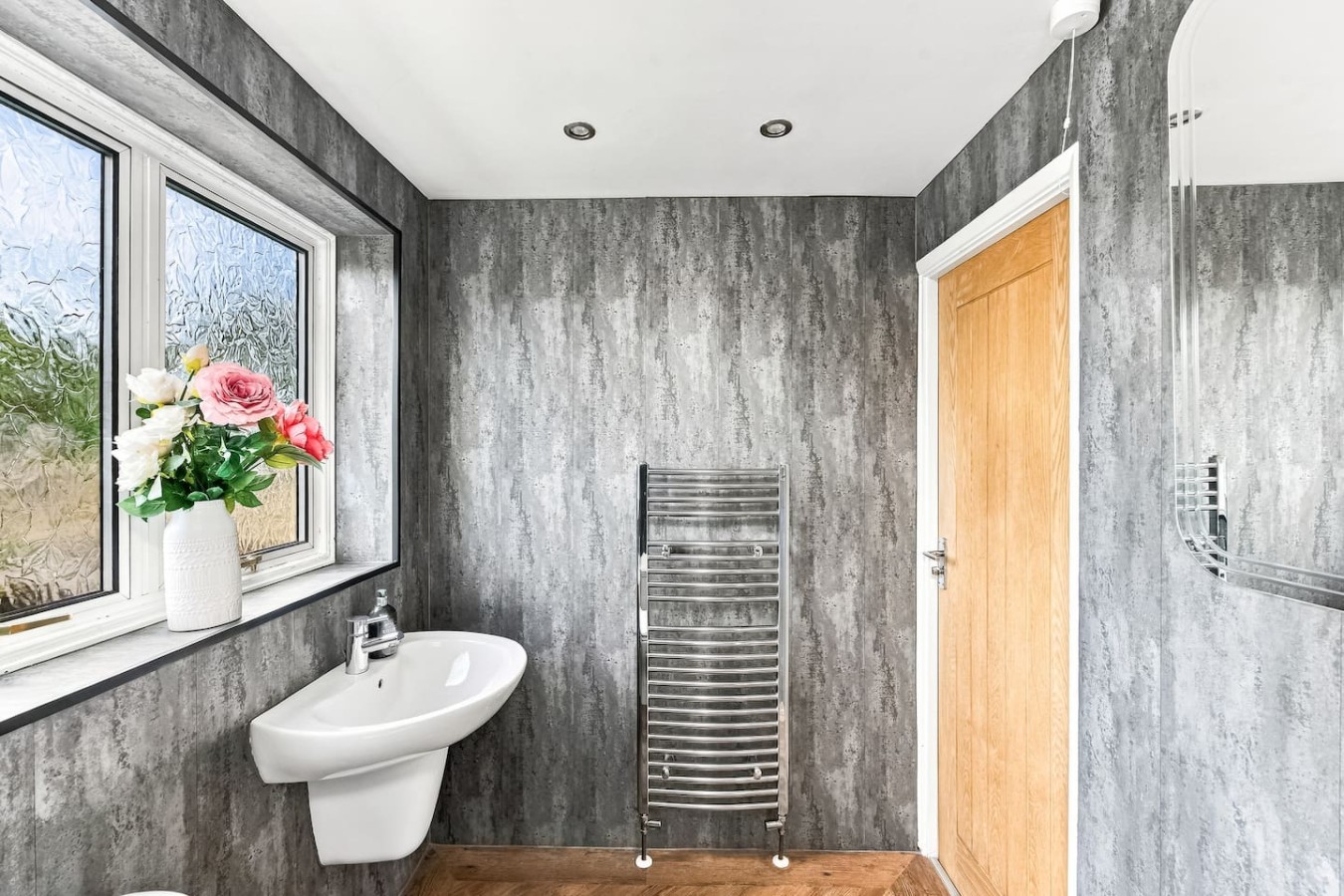 Ashcombe House • Sleeps 9 • Pool Table • Office / Snug Room • Sky TV • Xbox • Driveway Parking in Broadview Gardens - Property image 24 - VivreStays