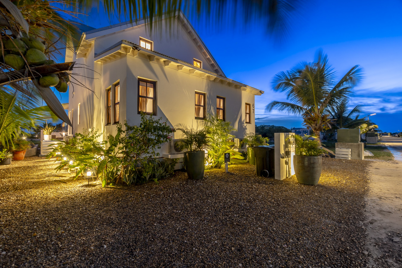 Black Orchid & Pool Club at Mahogany Bay