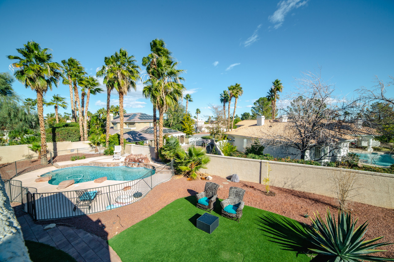 The Vegas Villa Oasis in the desert.  Take an extended retreat - Photo 5