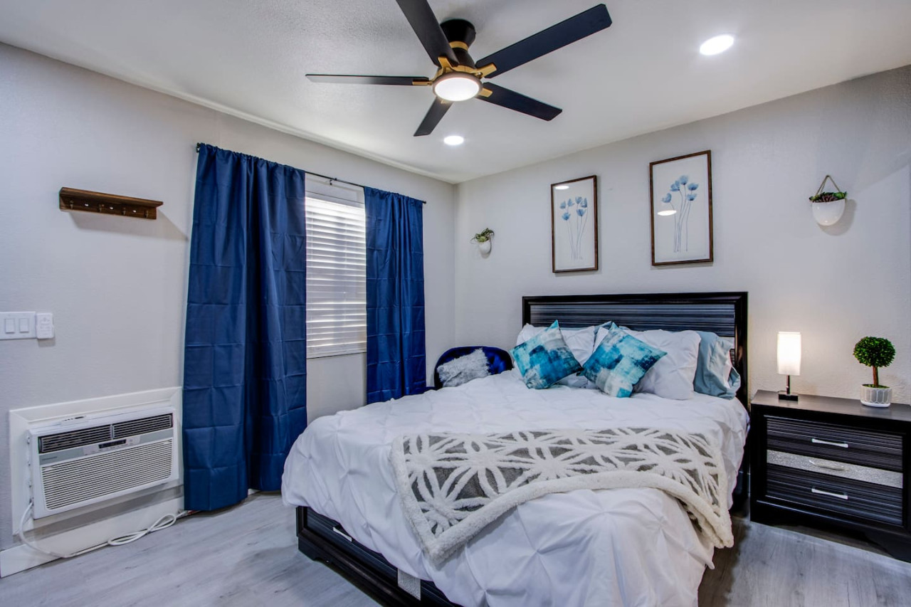 Downtown Arts Vibes - Lively Studio Loft - Photo 1