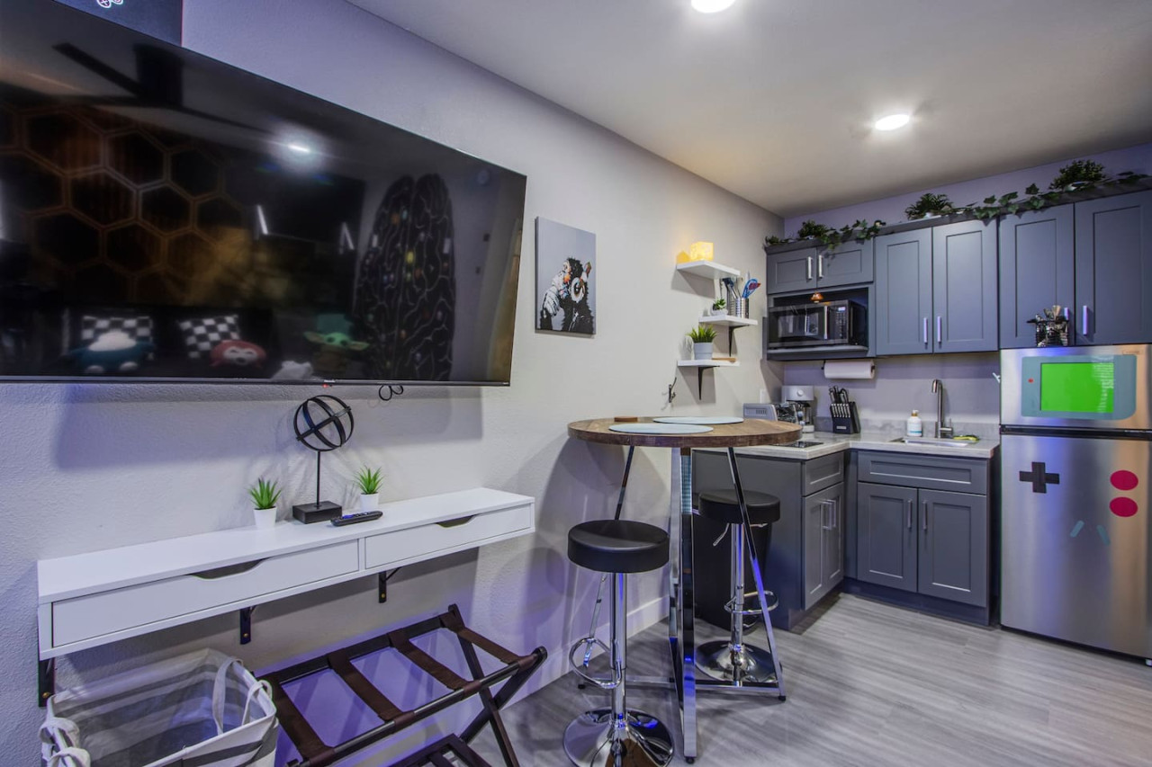 The Nomad - Arts District Techy Studio Loft - Photo 2