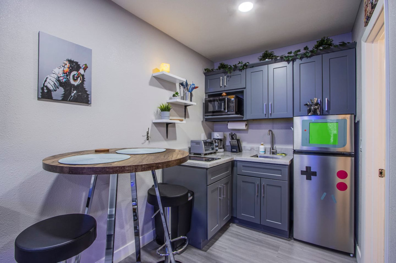 The Nomad - Arts District Techy Studio Loft - Photo 4