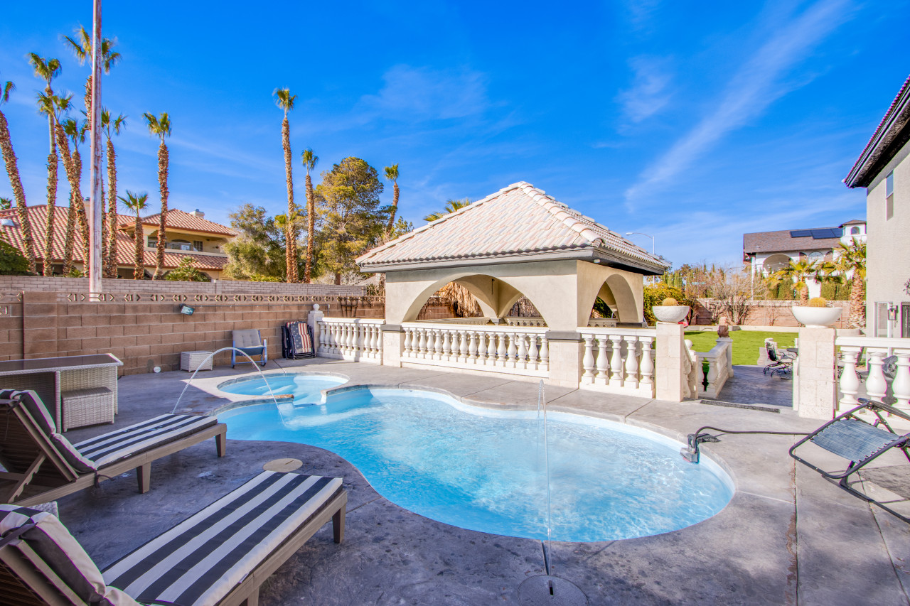 Experience the Vegas Royale, iconic themed Villa w/ pool