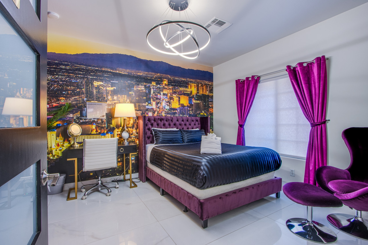 Experience the Vegas Royale, iconic themed Villa w/ pool