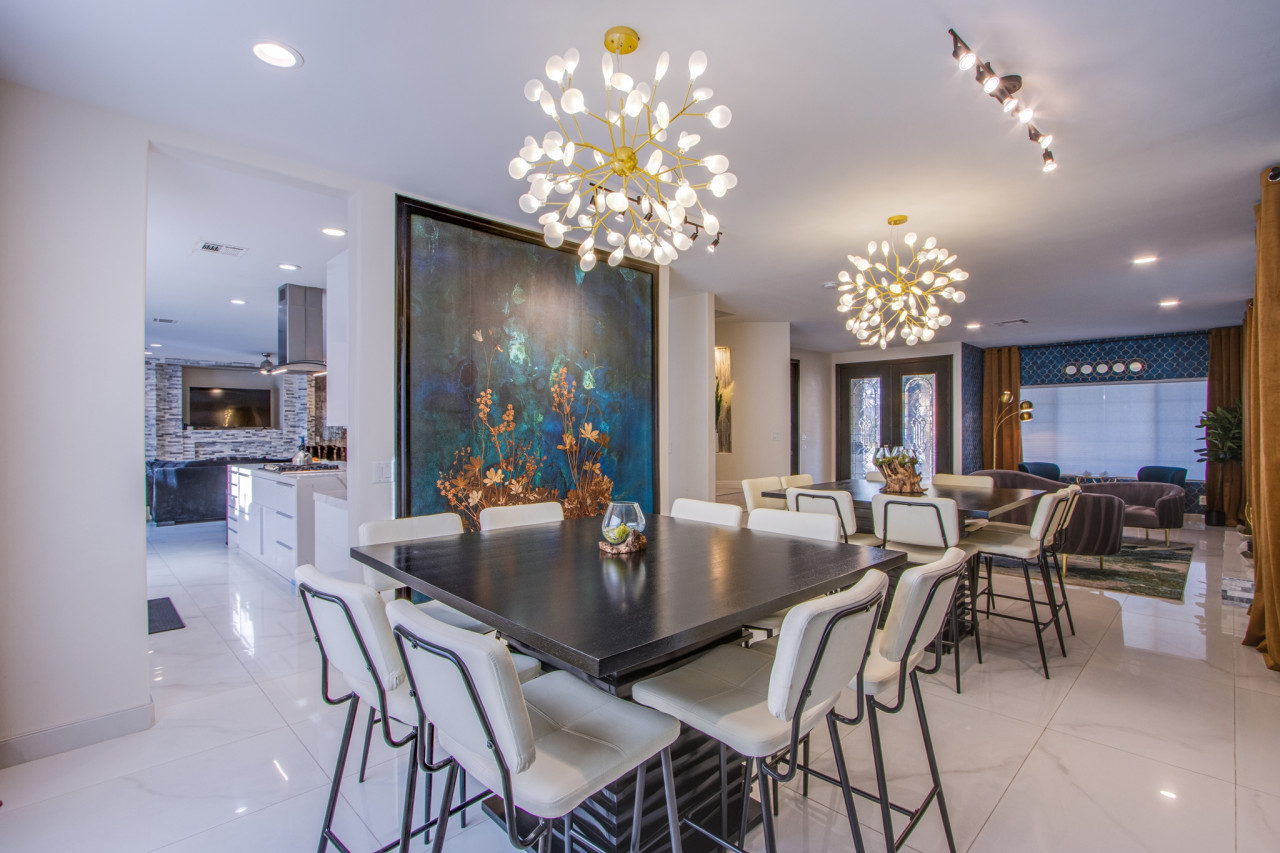Experience the Vegas Royale, iconic themed Villa w/ pool - Photo 2
