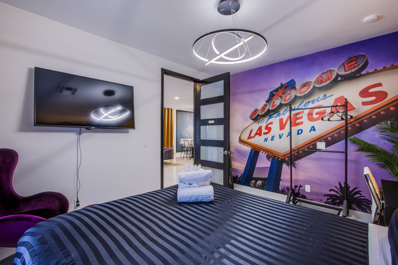 Experience the Vegas Royale, iconic themed Villa w/ pool