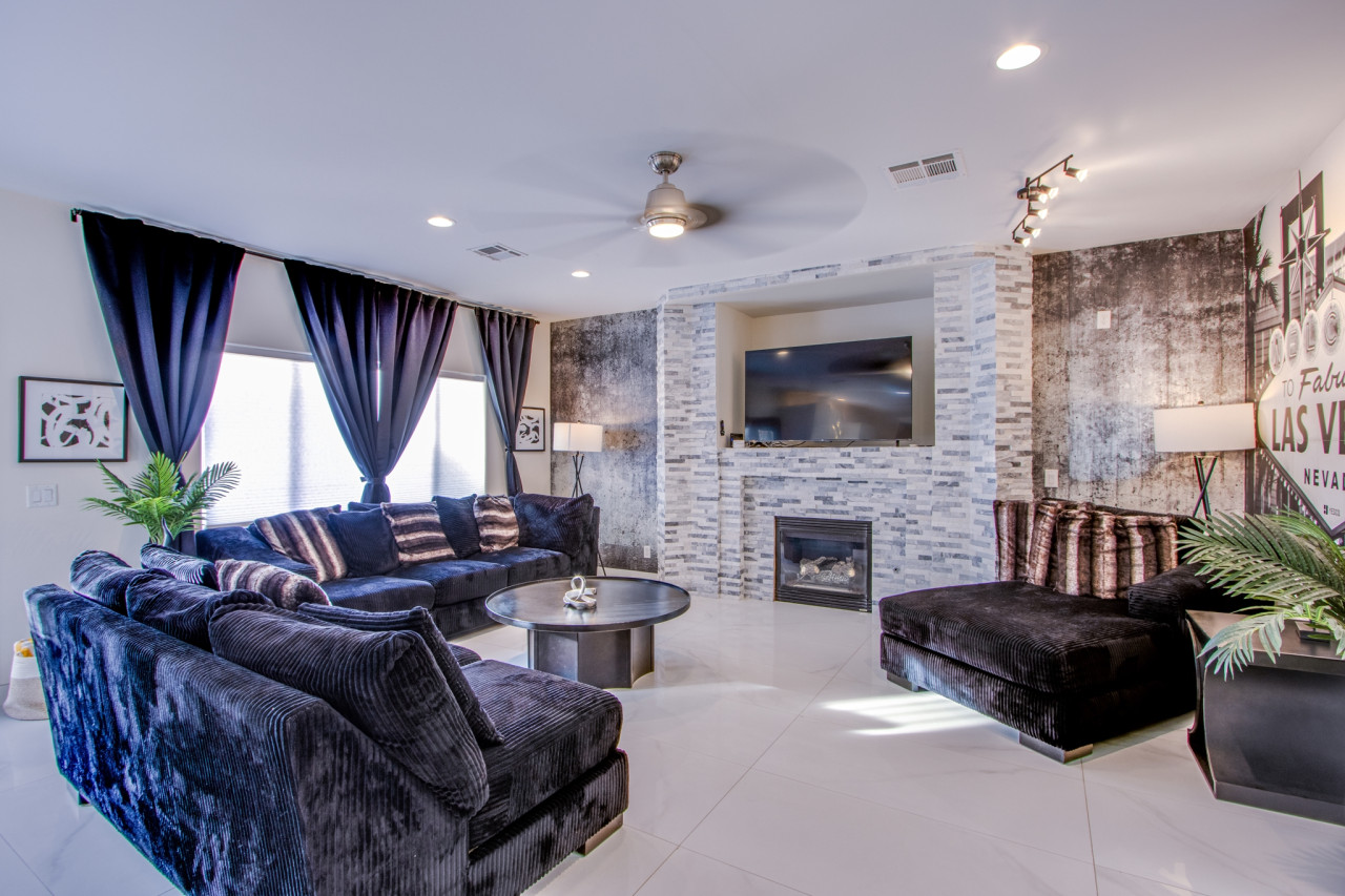 Experience the Vegas Royale, iconic themed Villa w/ pool