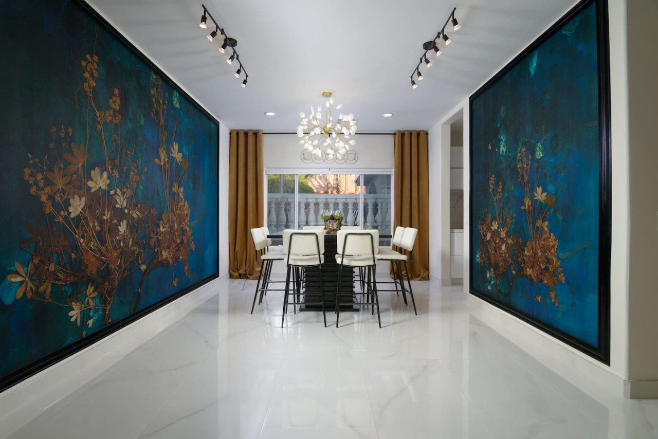 Experience the Vegas Royale, iconic themed Villa w/ pool