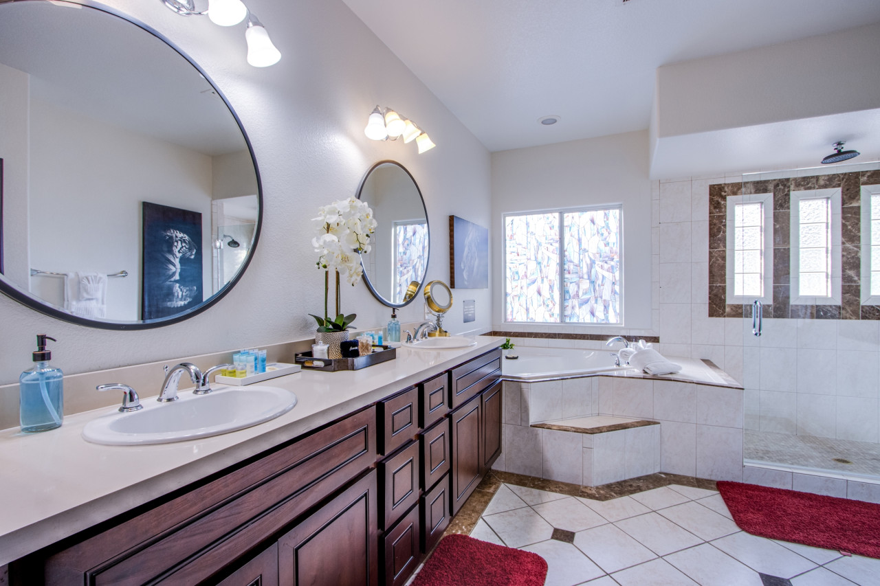 Experience the Vegas Royale, iconic themed Villa w/ pool