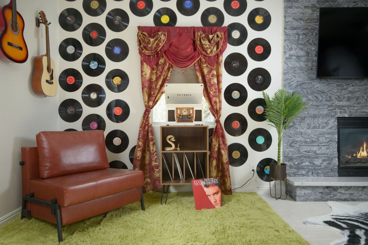 Experience the Vegas Royale, iconic themed Villa w/ pool