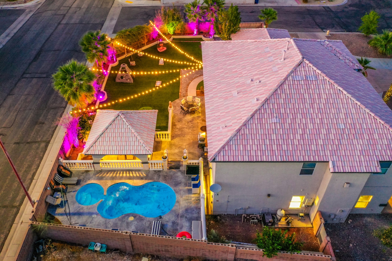 Experience the Vegas Royale, iconic themed Villa w/ pool