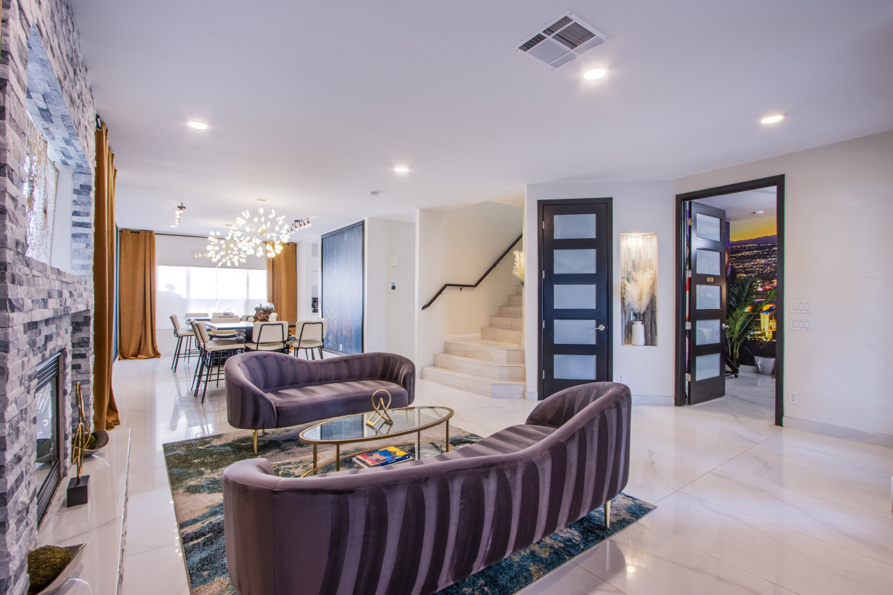 Experience the Vegas Royale, iconic themed Villa w/ pool