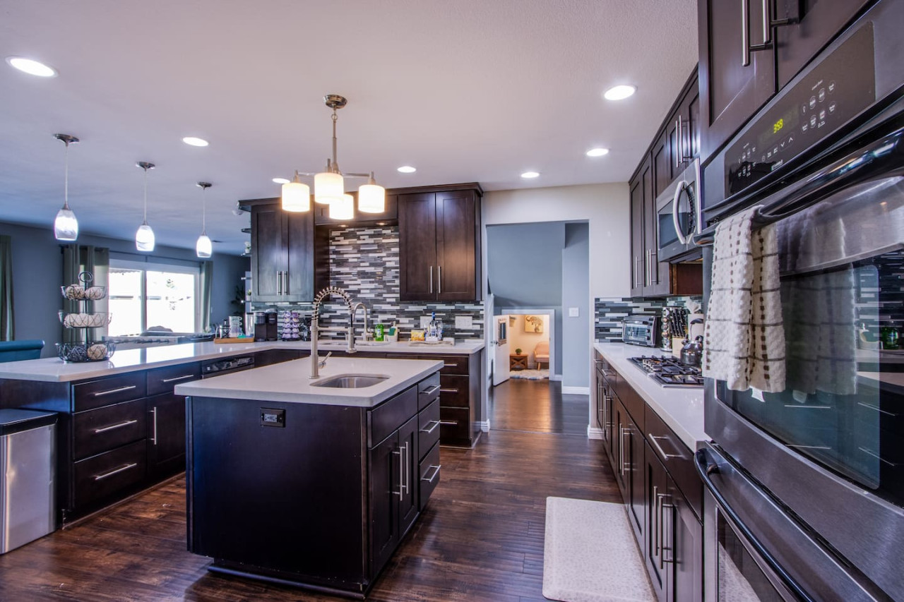 The Extended Stay Oasis | 5 BR, 4 BA Vegas Villa sleeps up to 16!