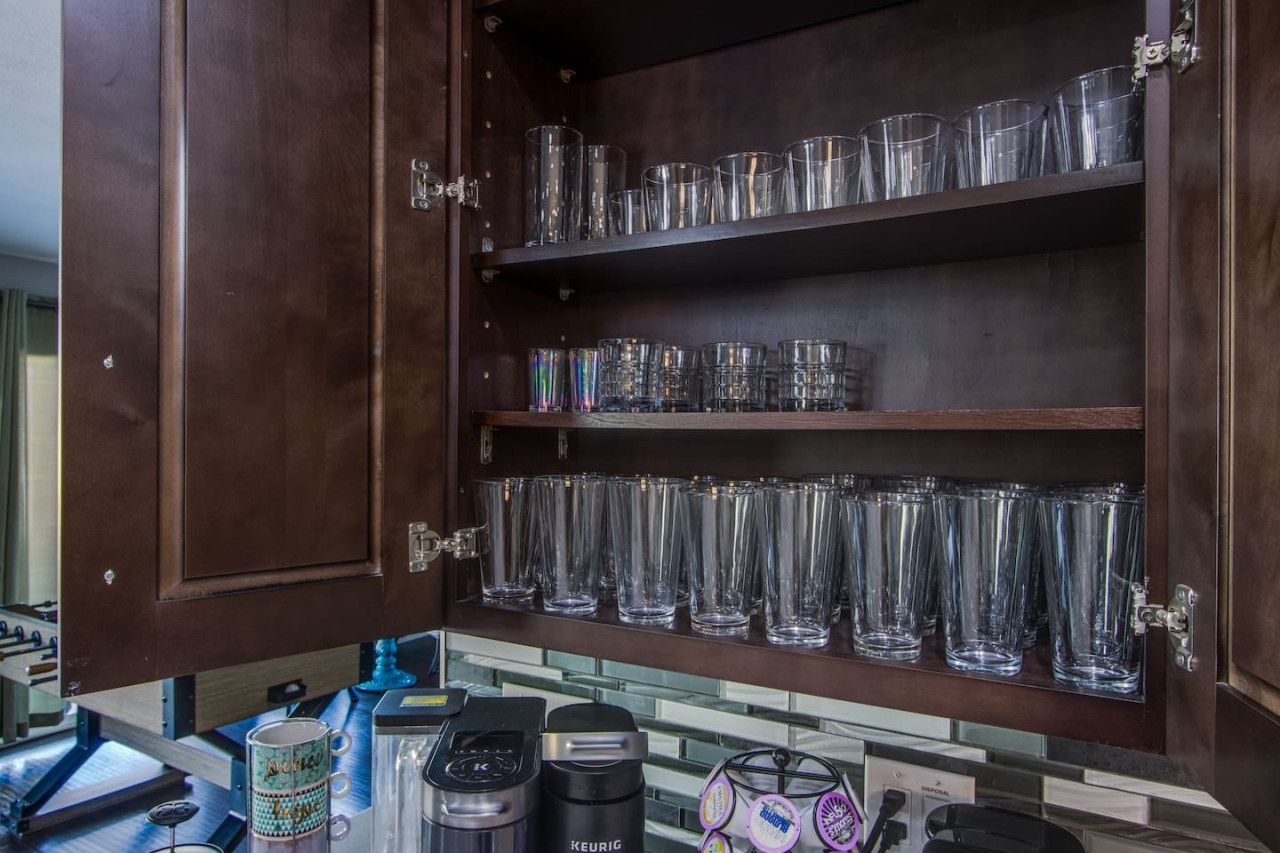 The Extended Stay Oasis | 5 BR, 4 BA Vegas Villa sleeps up to 16!