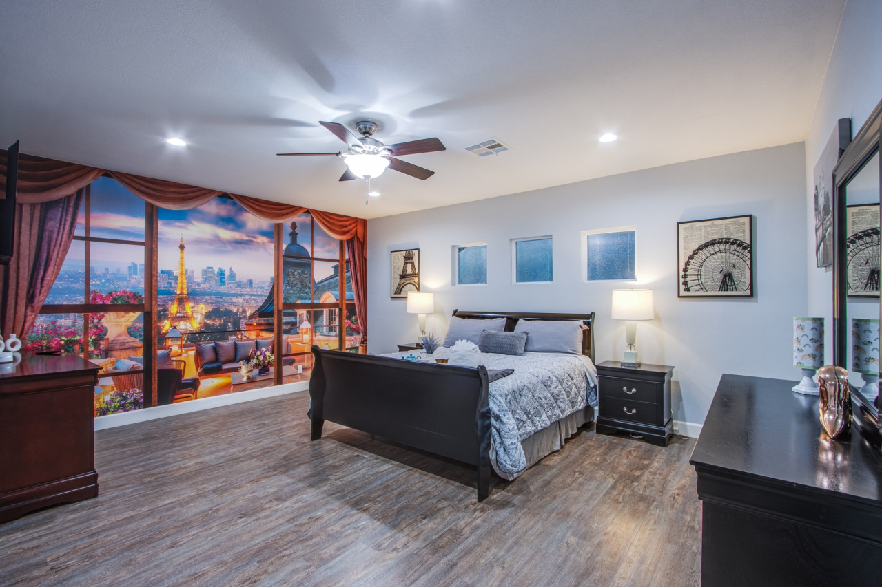 Spacious El Camino Vegas Retreat - Live Large