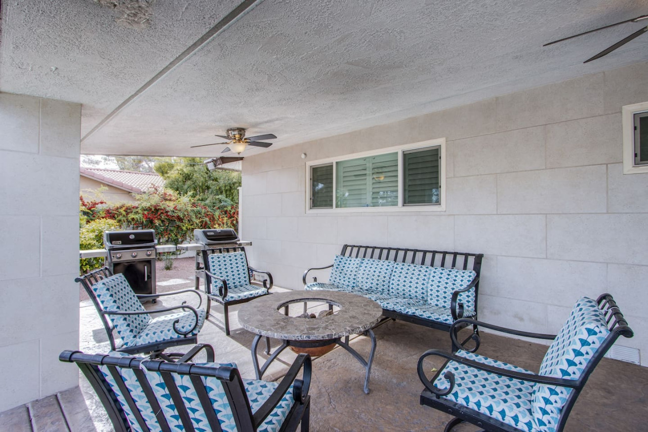 Spacious El Camino Vegas Retreat - Live Large