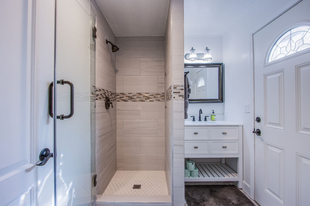 Spacious El Camino Vegas Retreat - Live Large