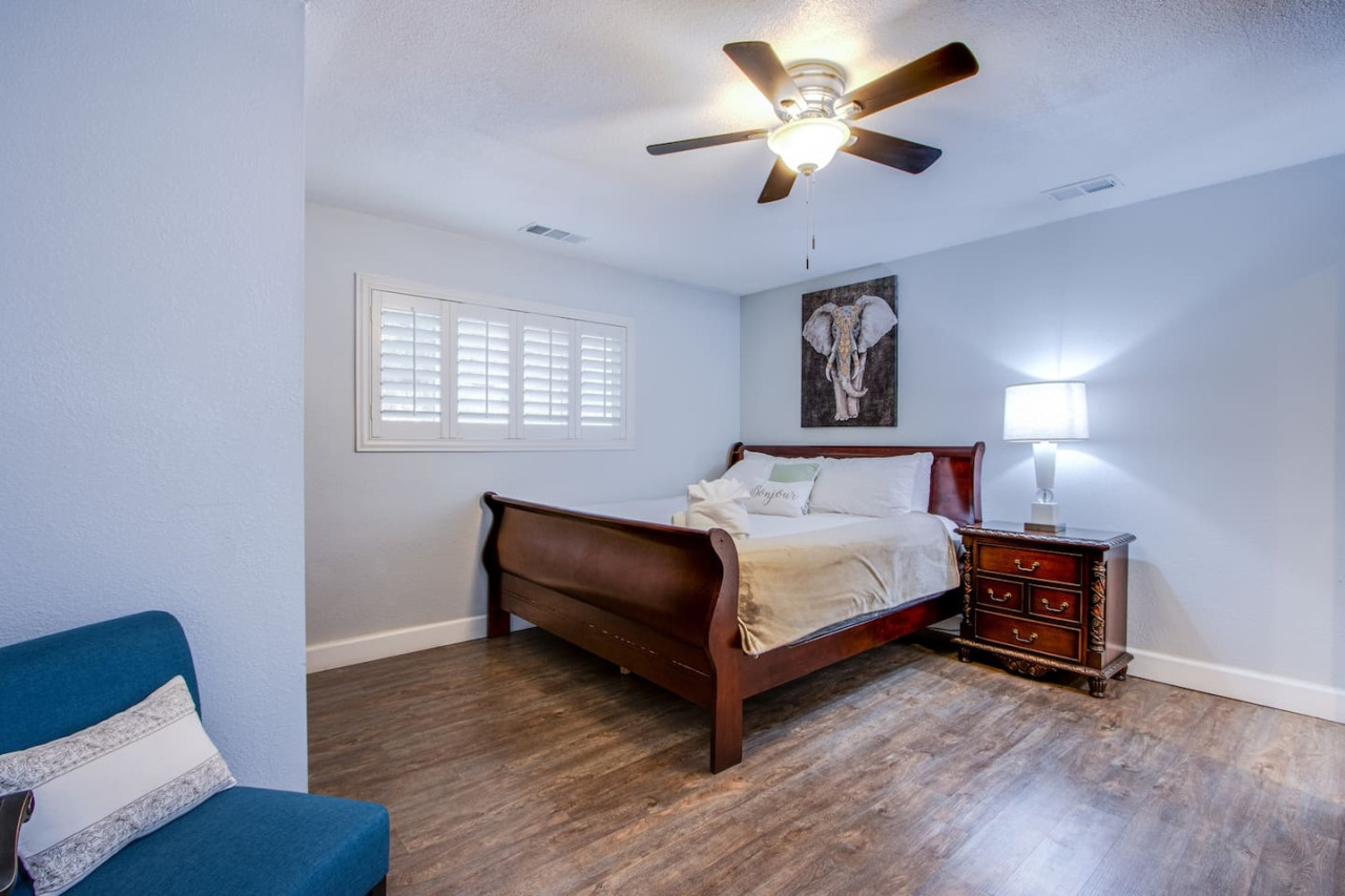 Spacious El Camino Vegas Retreat - Live Large