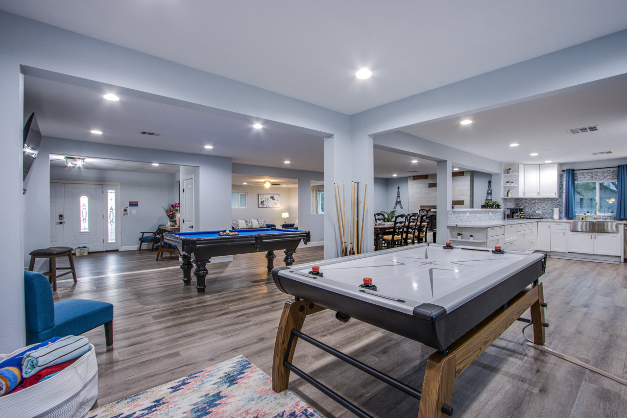 Spacious El Camino Vegas Retreat - Live Large - Photo 2