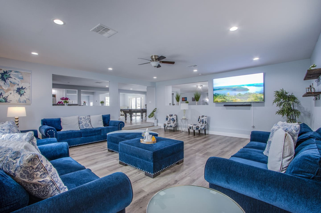 Spacious El Camino Vegas Retreat - Live Large - Photo 1