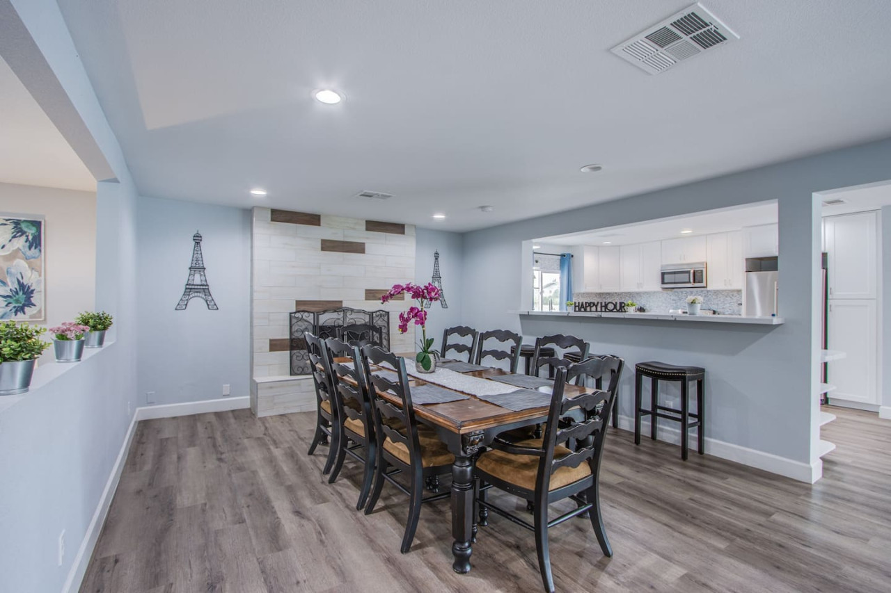 Spacious El Camino Vegas Retreat - Live Large - Photo 4