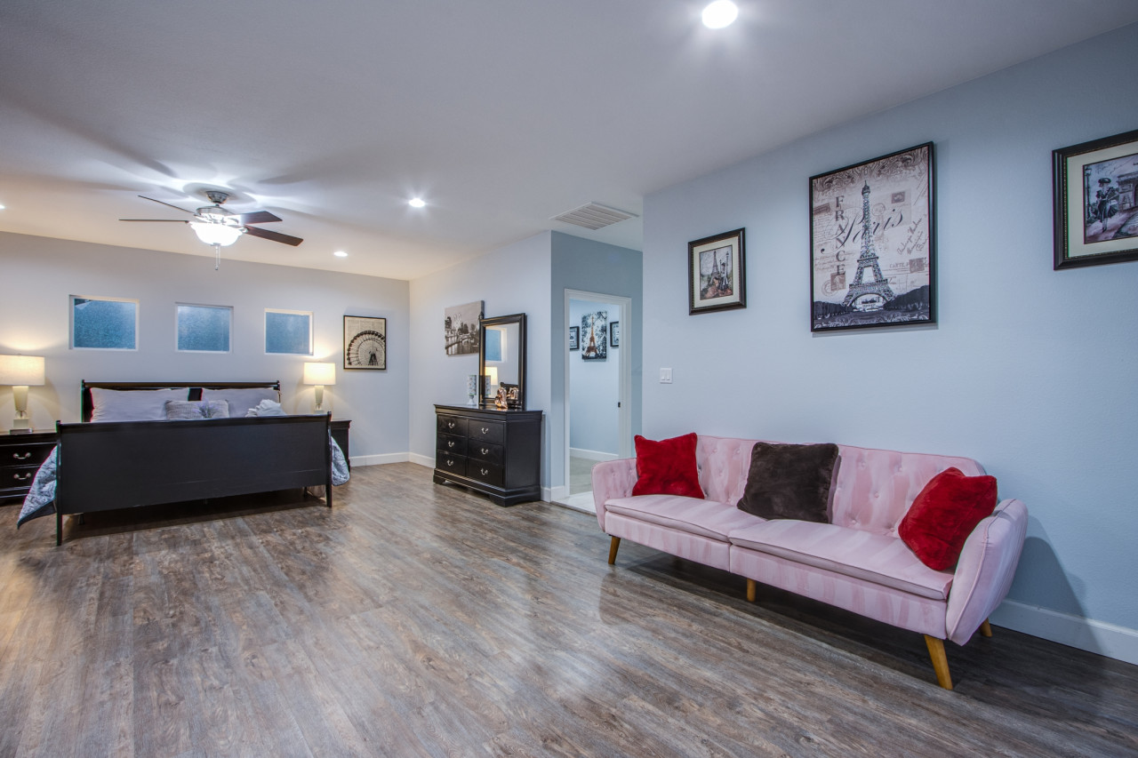 Spacious El Camino Vegas Retreat - Live Large