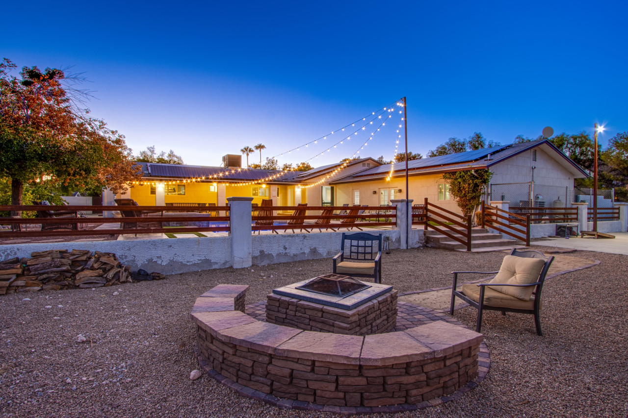 Spacious El Camino Vegas Retreat - Live Large