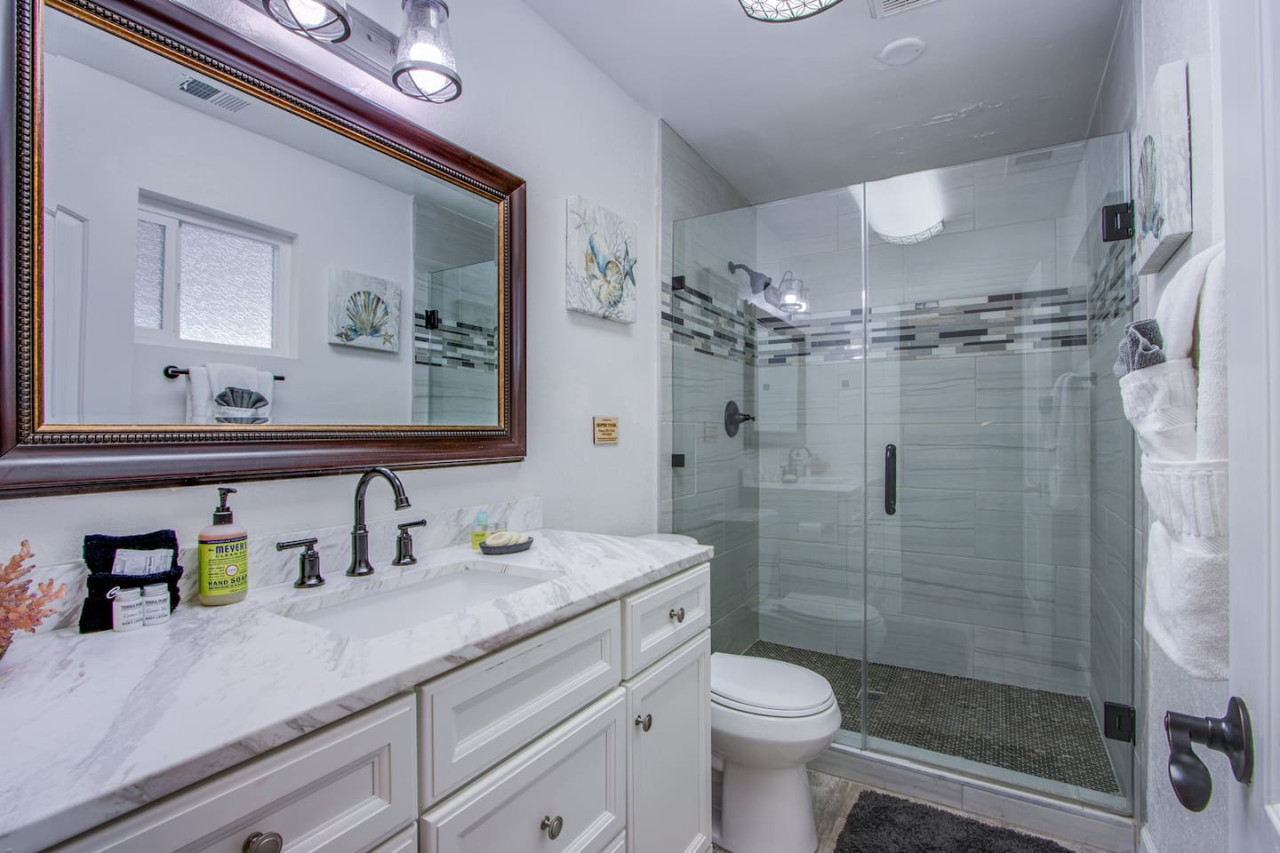 Spacious El Camino Vegas Retreat - Live Large