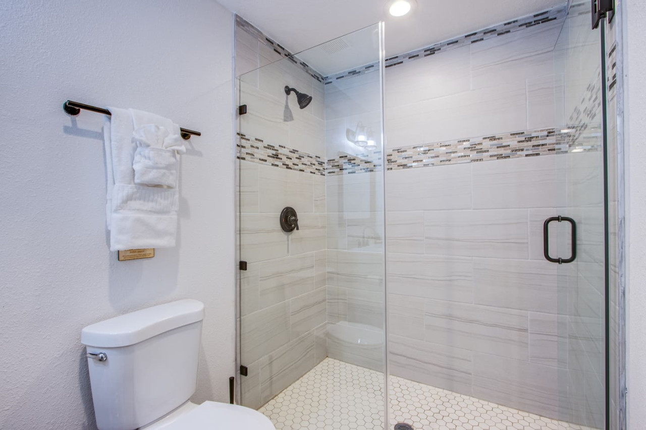Spacious El Camino Vegas Retreat - Live Large