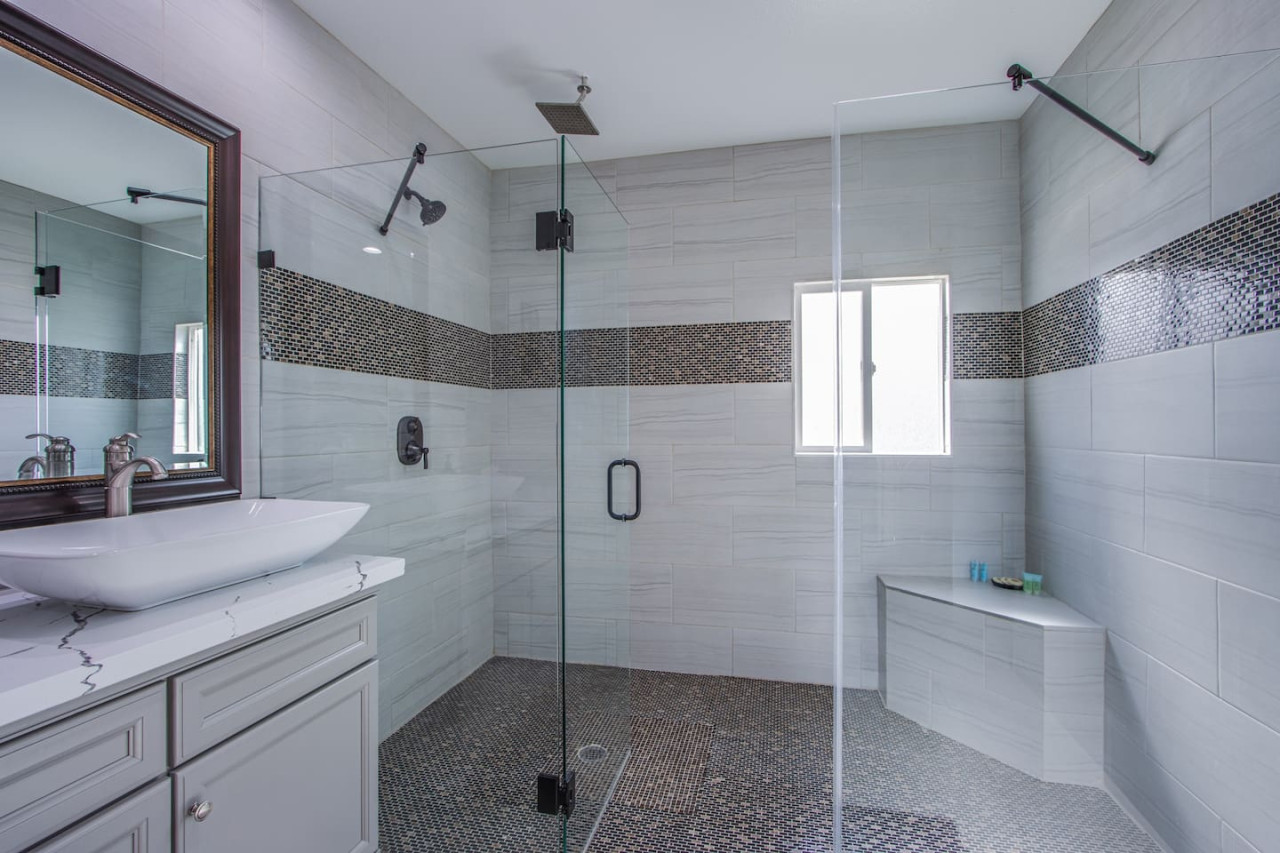 Spacious El Camino Vegas Retreat - Live Large