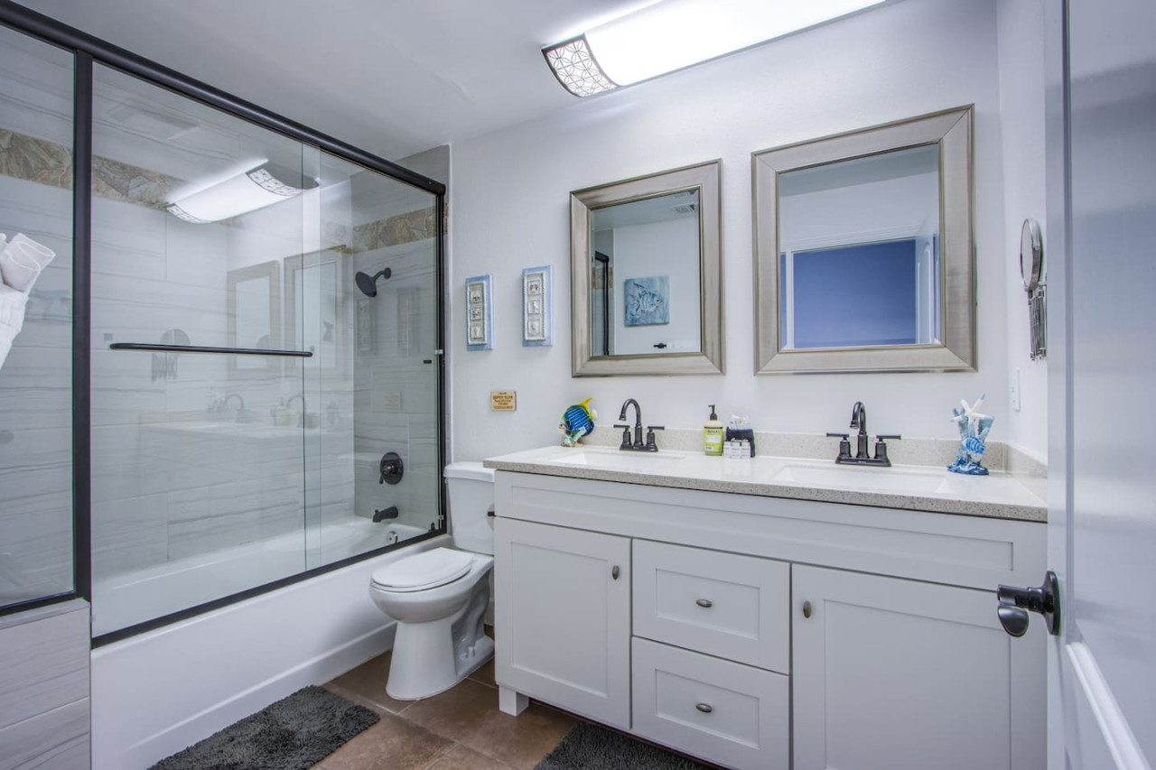 Spacious El Camino Vegas Retreat - Live Large