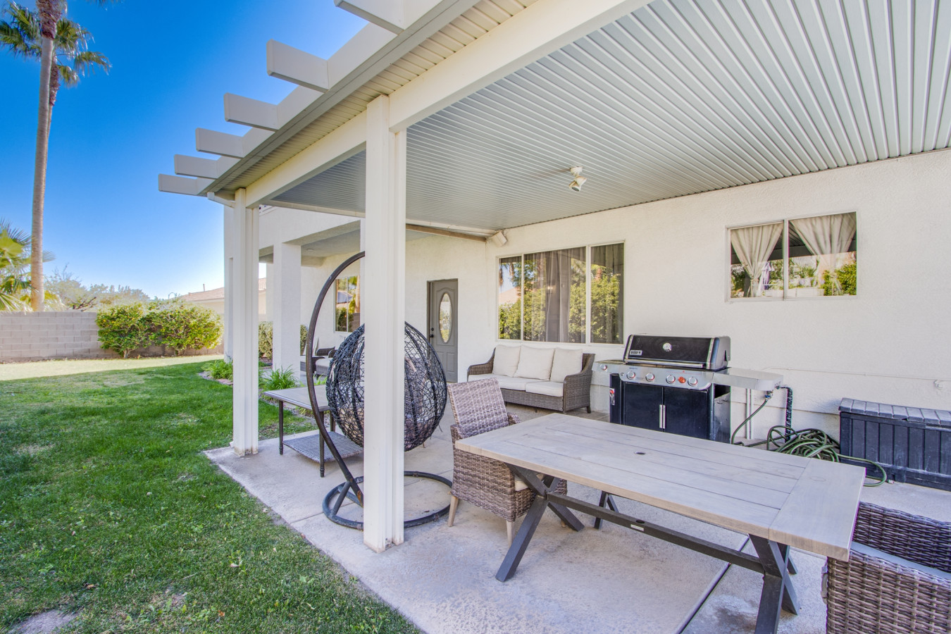 Bright & Modern Oasis | Spa, Pool, 10min to Strip