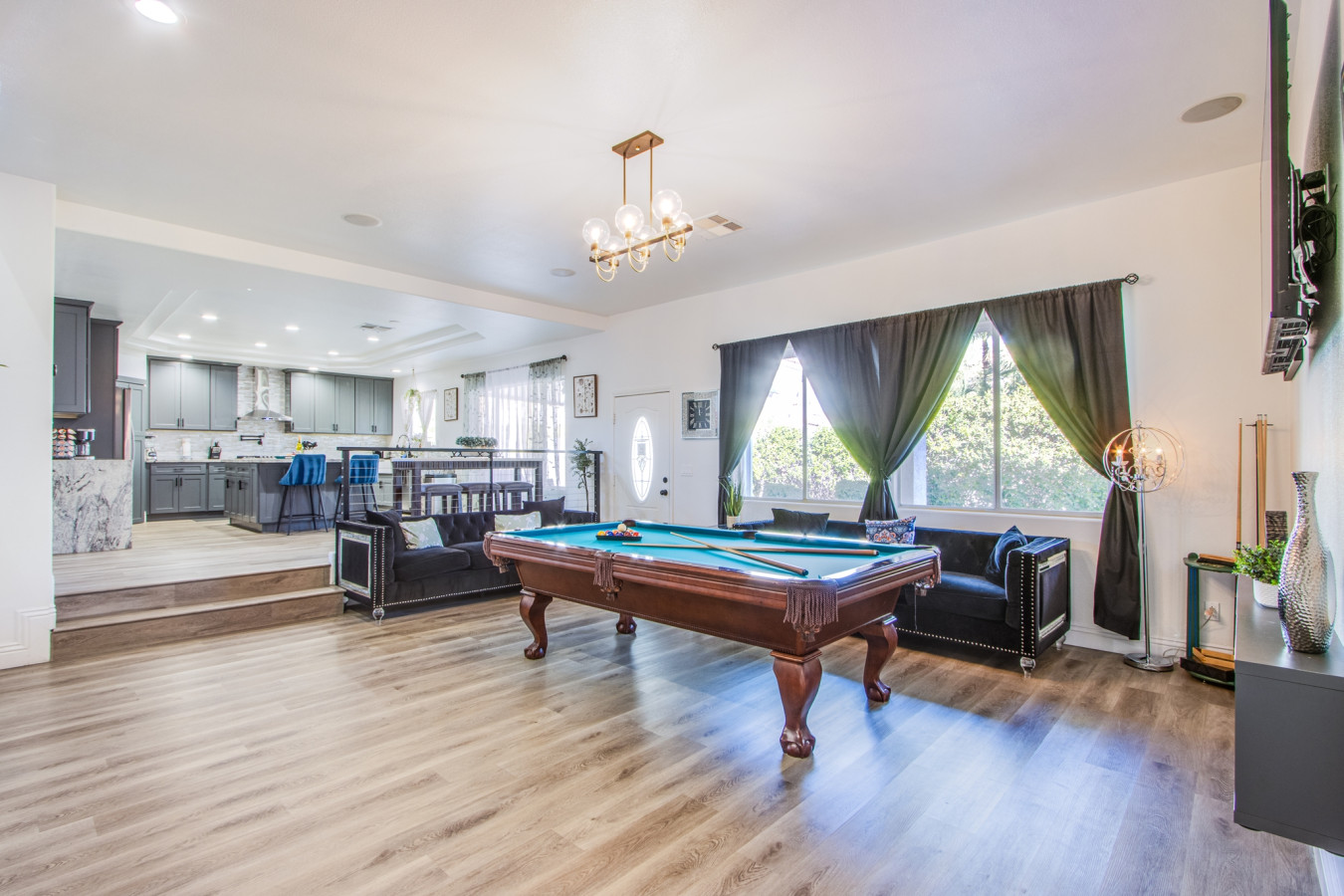 Bright & Modern Oasis | Spa, Pool, 10min to Strip
