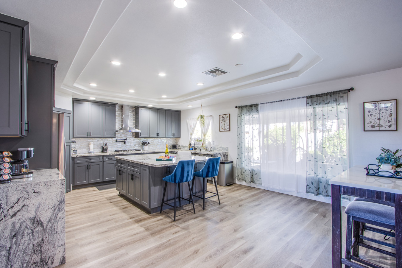 Bright & Modern Oasis | Spa, Pool, 10min to Strip