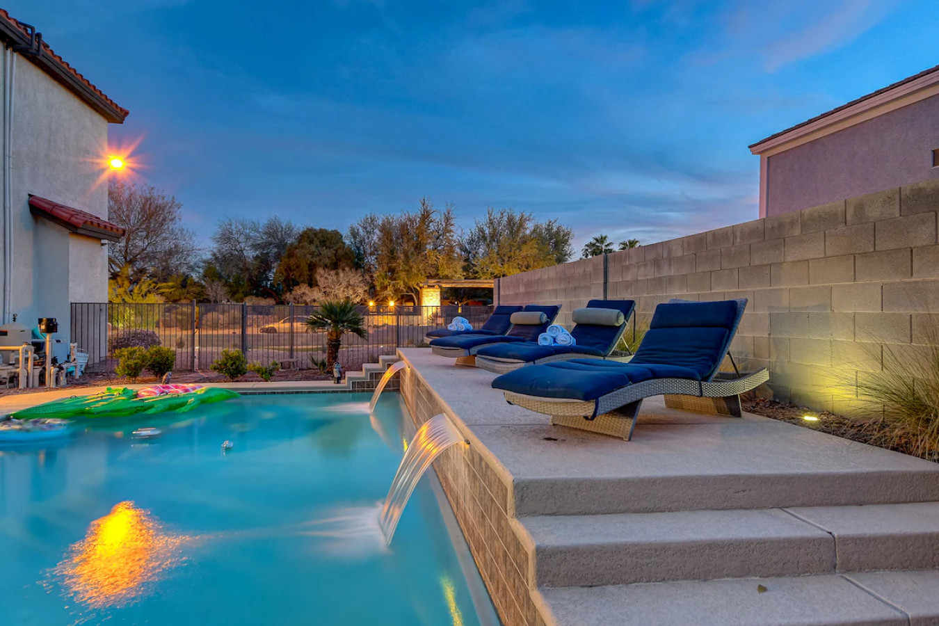 Bright & Modern Oasis | Spa, Pool, 10min to Strip - Photo 2