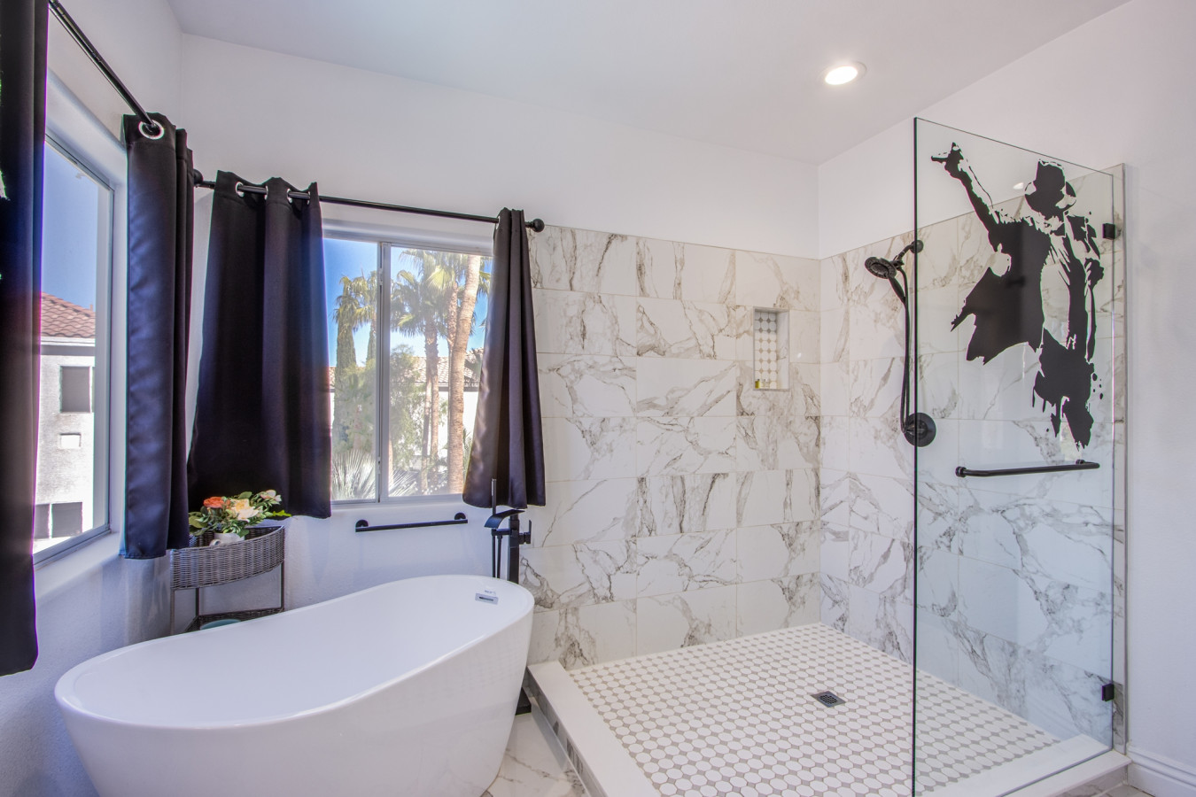 Bright & Modern Oasis | Spa, Pool, 10min to Strip