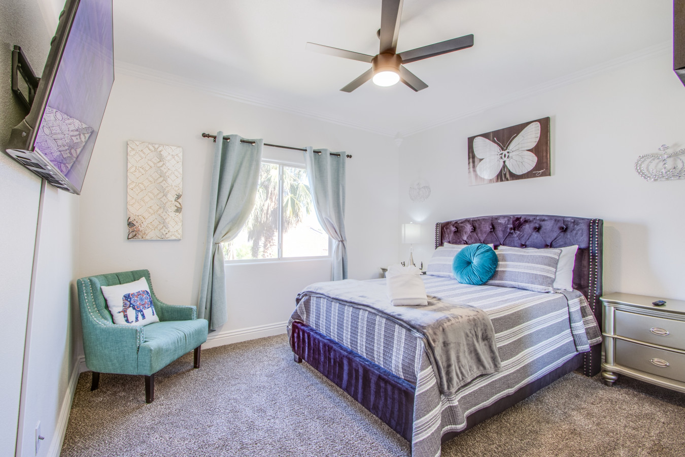 Bright & Modern Oasis | Spa, Pool, 10min to Strip