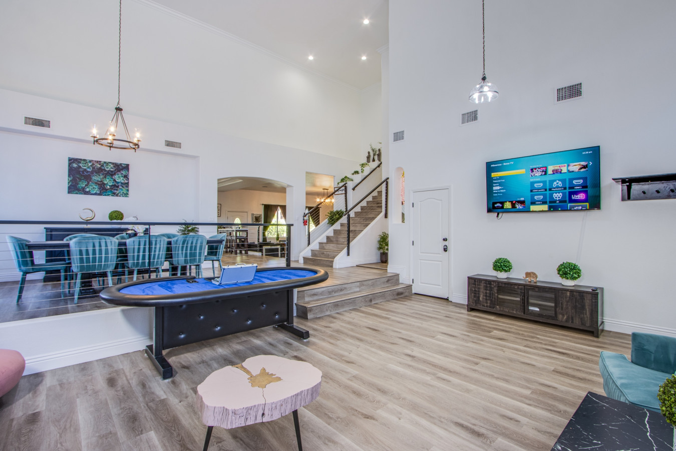 Bright & Modern Oasis | Spa, Pool, 10min to Strip - Photo 3