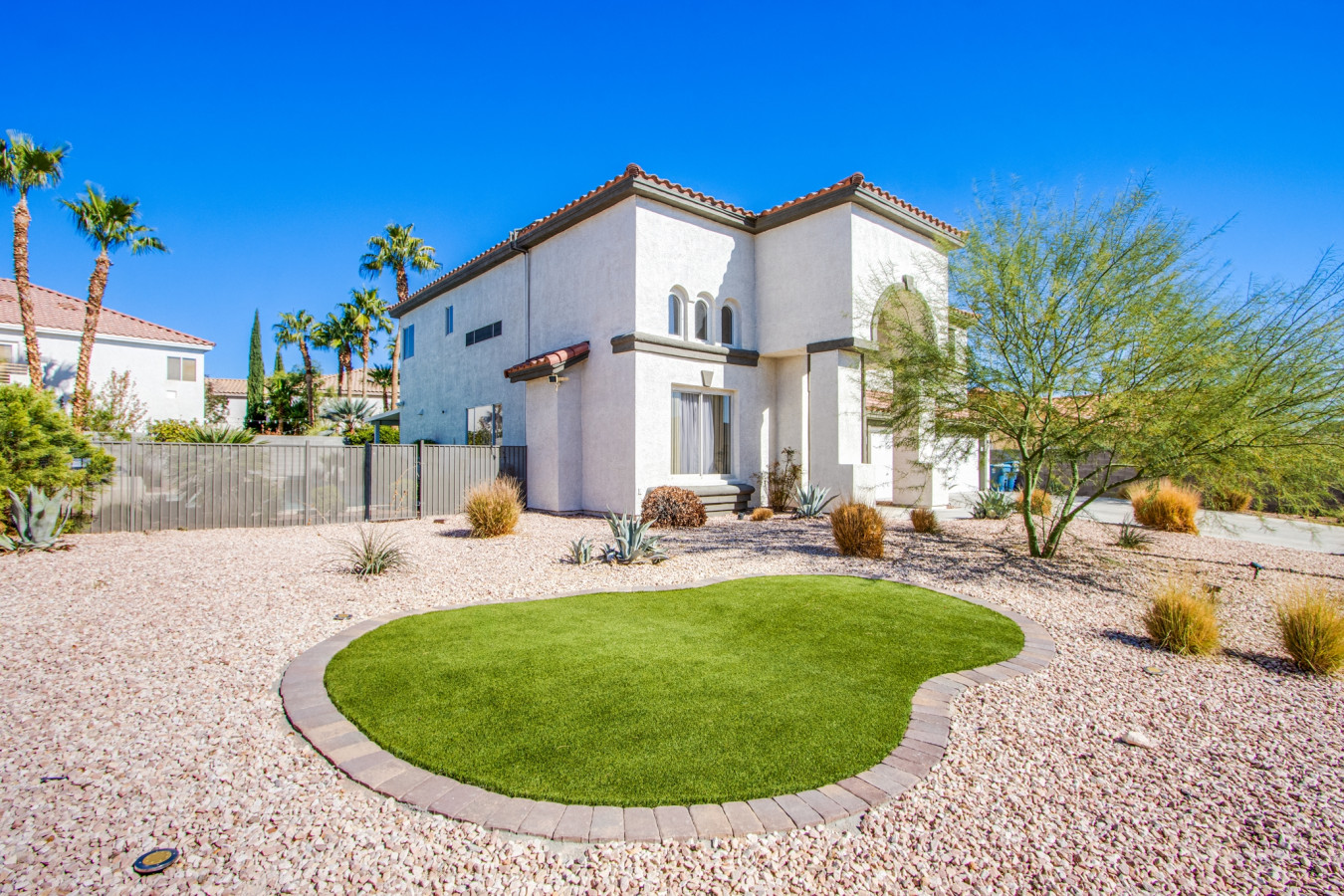 Bright & Modern Oasis | Spa, Pool, 10min to Strip