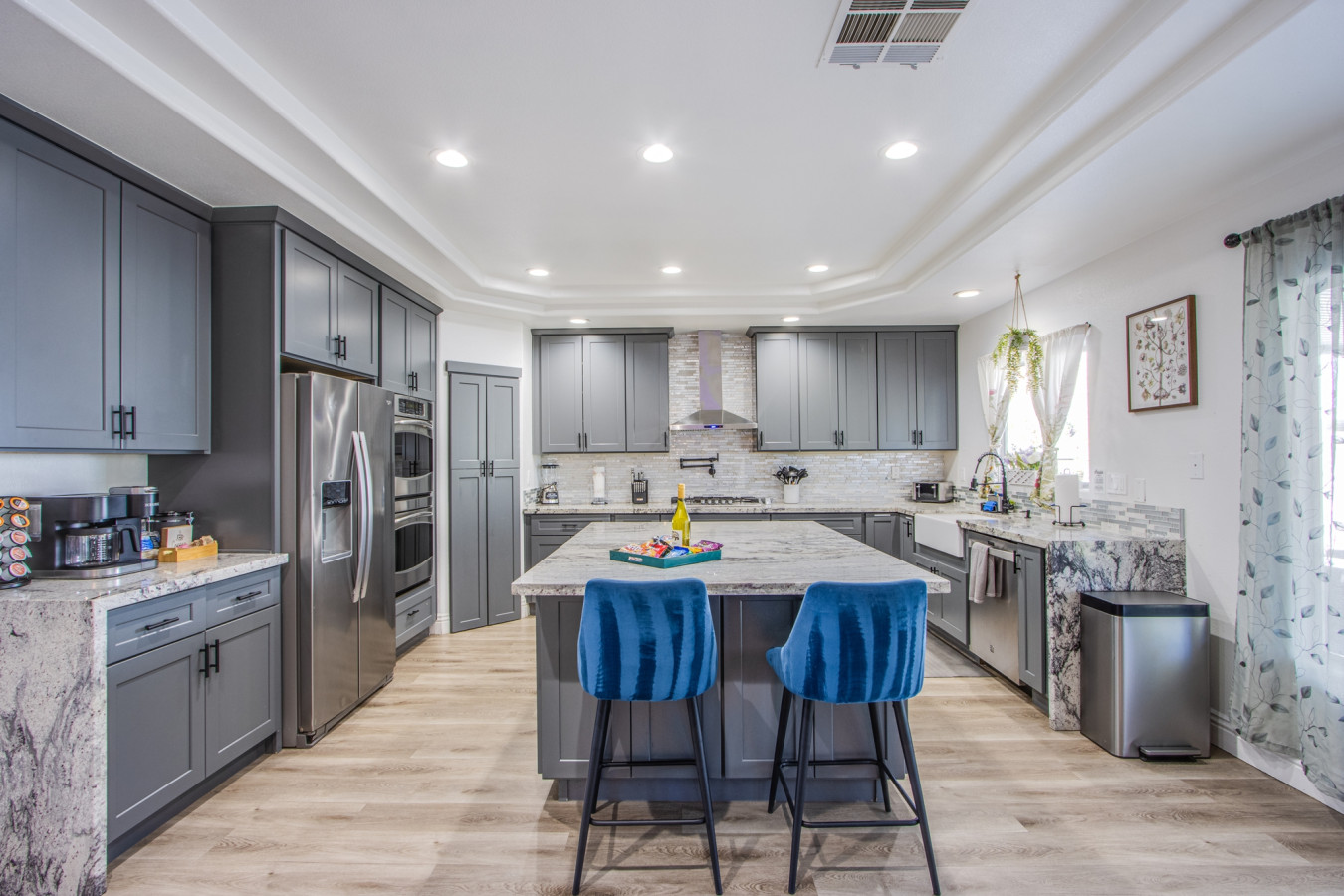 Bright & Modern Oasis | Spa, Pool, 10min to Strip
