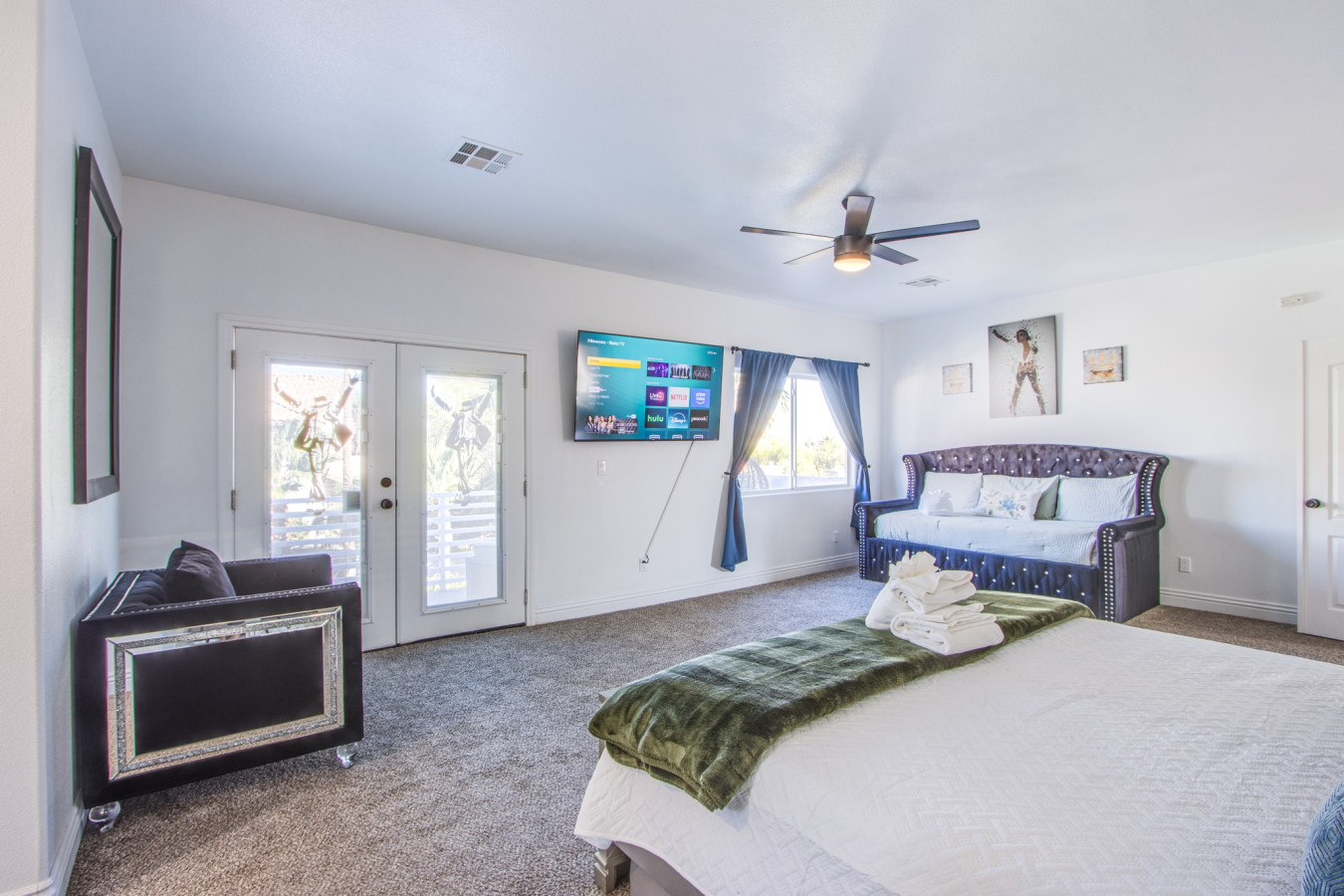 Bright & Modern Oasis | Spa, Pool, 10min to Strip