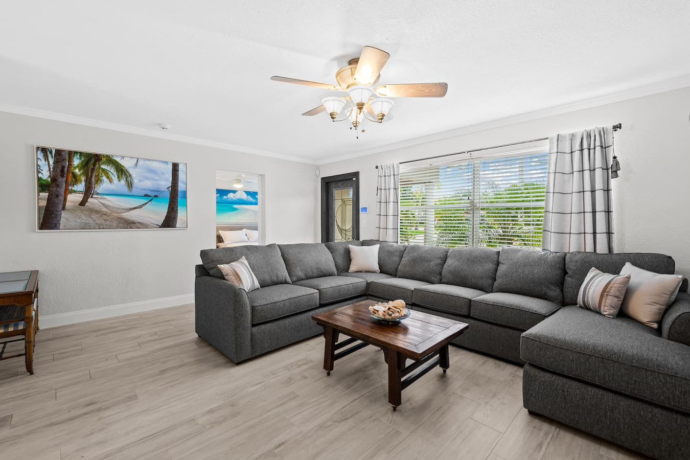 Modern Oasis w/Heated Pool & Grill, 4 min to Beach 2